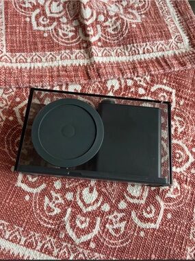Lexon Flow by Philip Wong am/fm radio.
